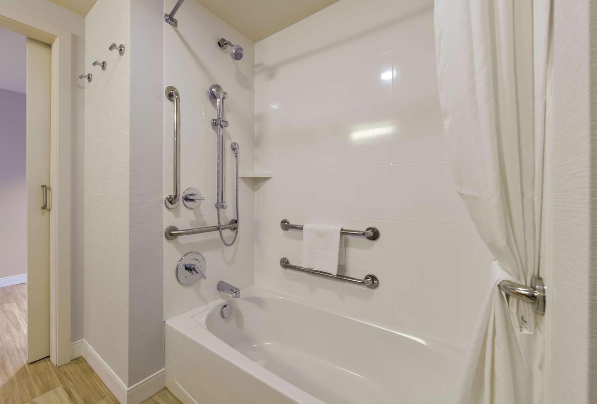 Hampton Inn & Suites Seattle/Redmond Wa Экстерьер фото