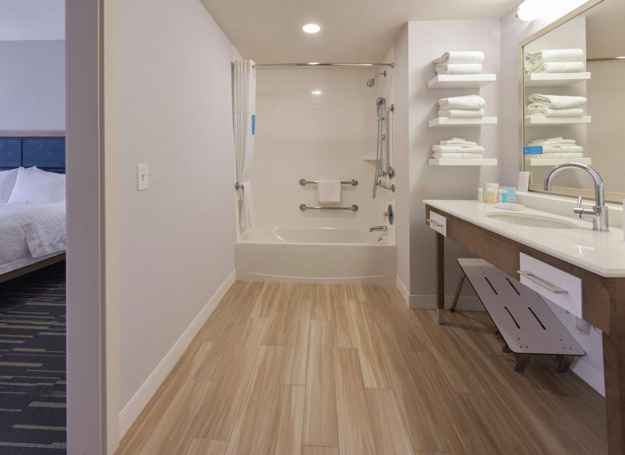 Hampton Inn & Suites Seattle/Redmond Wa Экстерьер фото